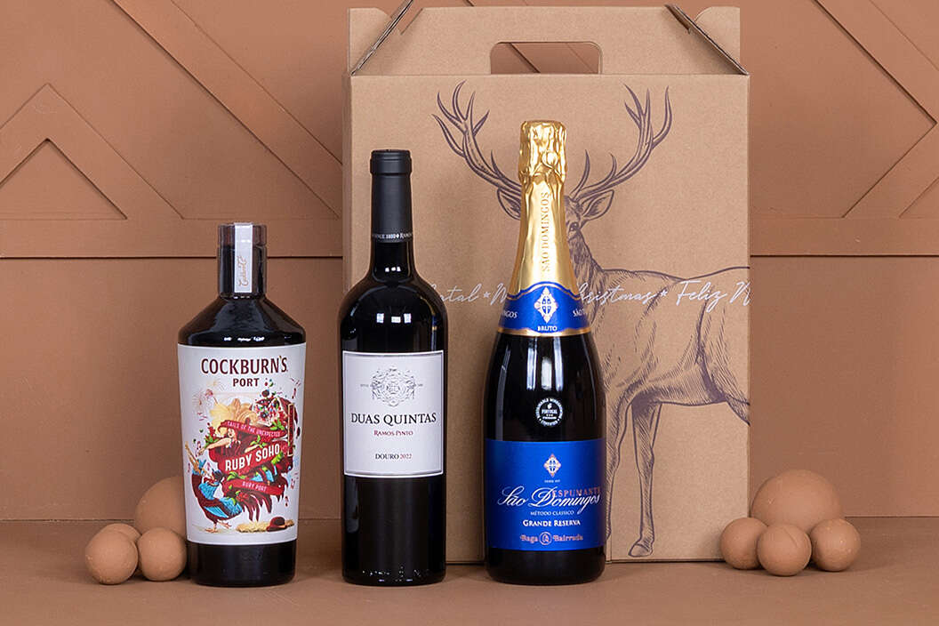Vinho para o natal num cabaz distinto