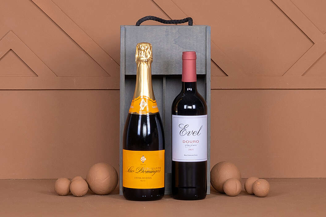 Vinho para natal numa caixa presenteável