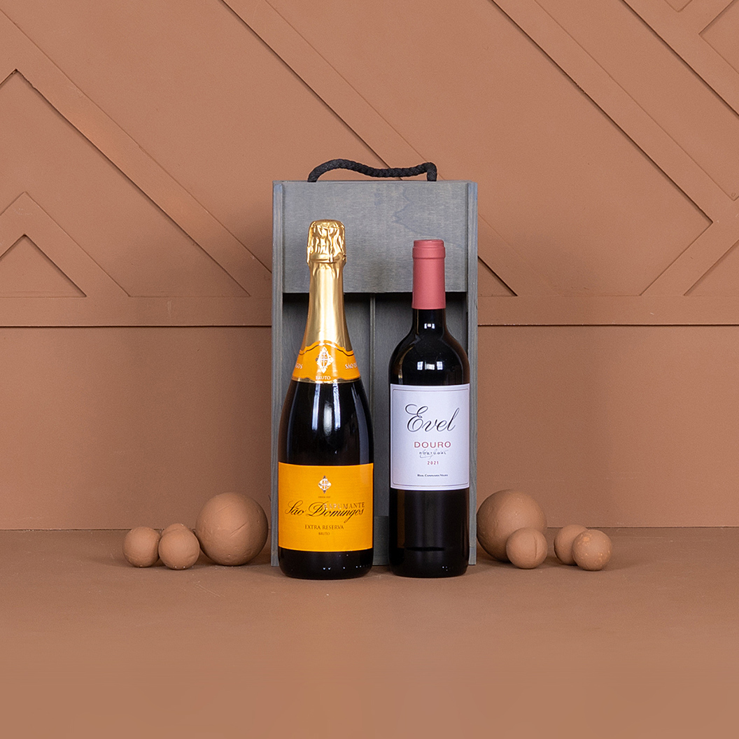 Vinho para natal numa caixa presenteável