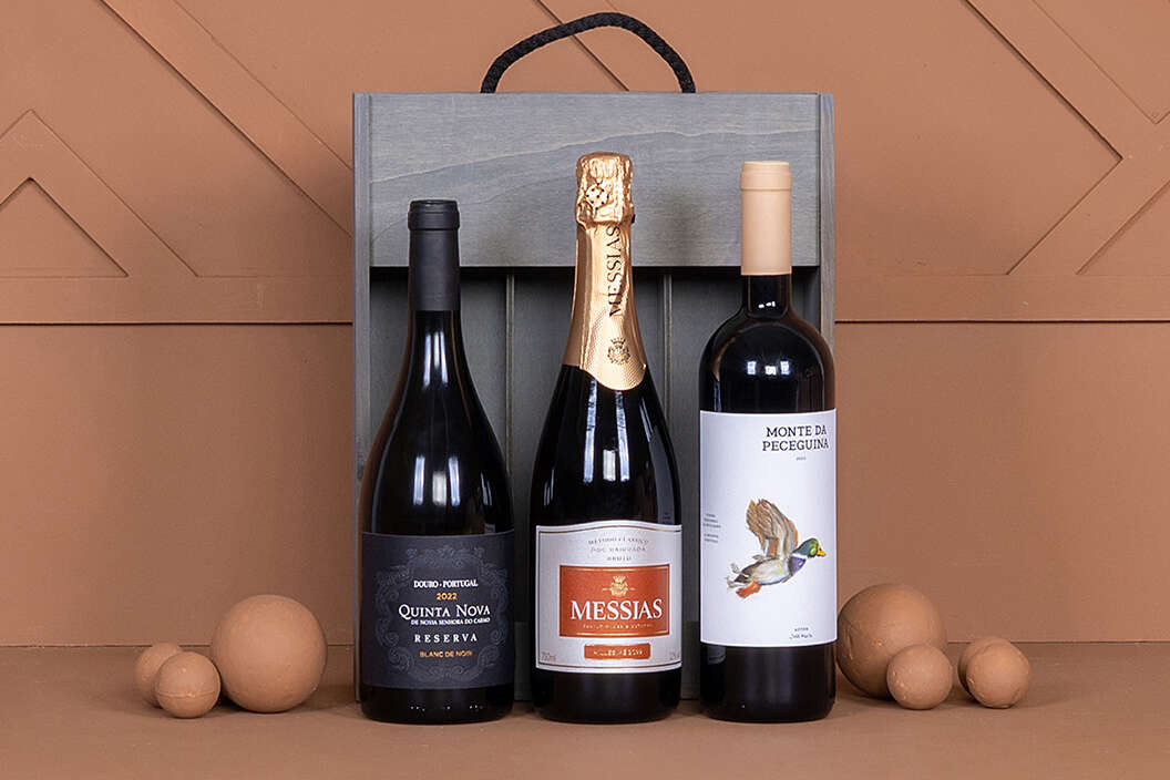 Vinho para natal num cabaz personalizado
