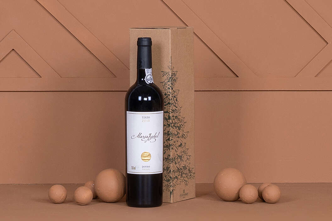 Vinho para oferta num cabaz natalício