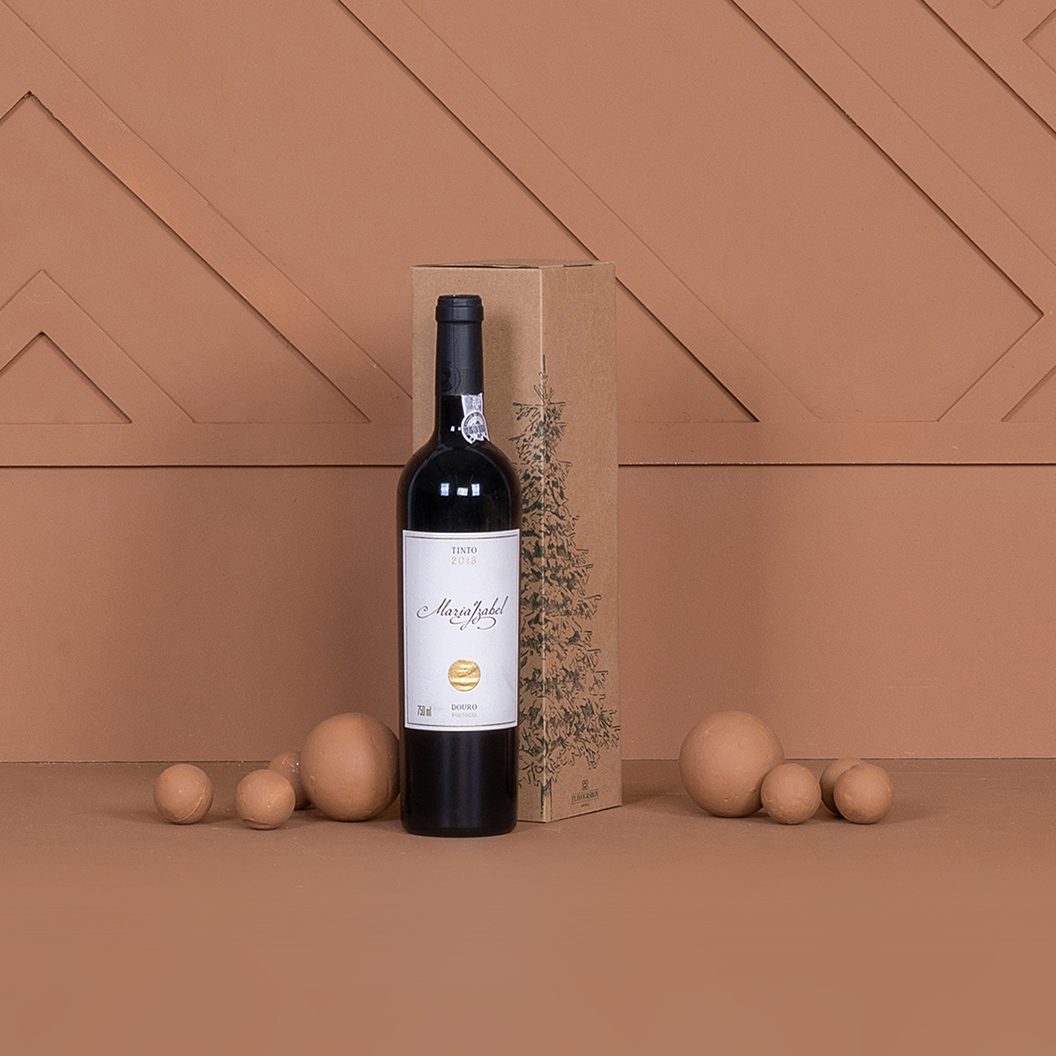 Vinho para oferta num cabaz natalício